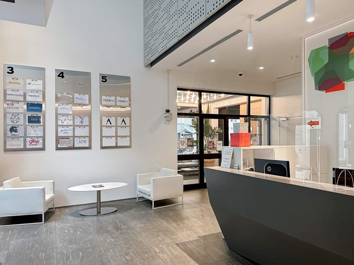 Spaces Piazza Vetra interior photo 2