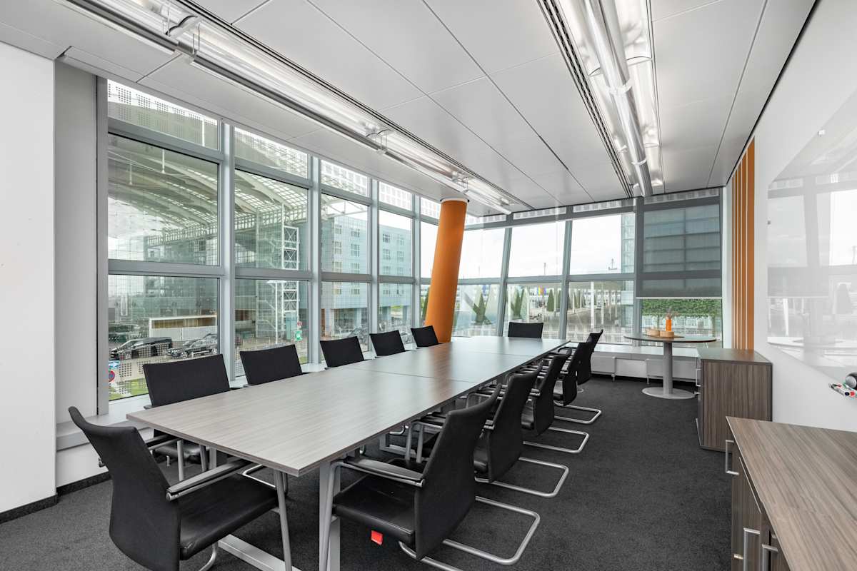 Regus - Munich Airport interior photo 3
