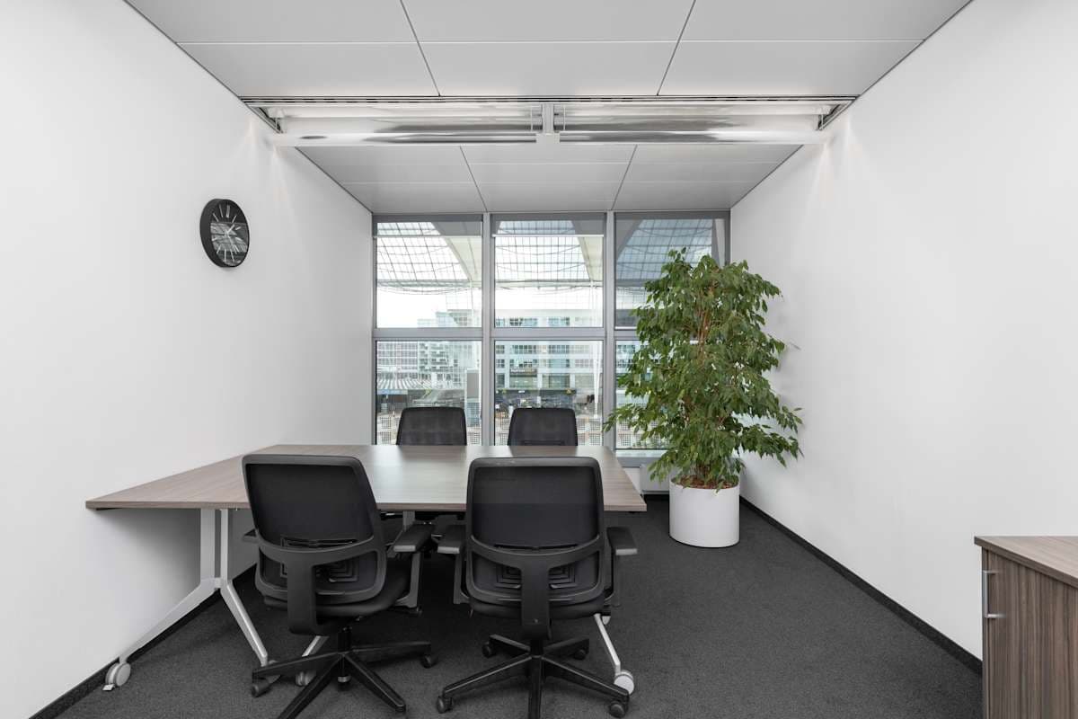 Regus - Munich Airport interior photo 4