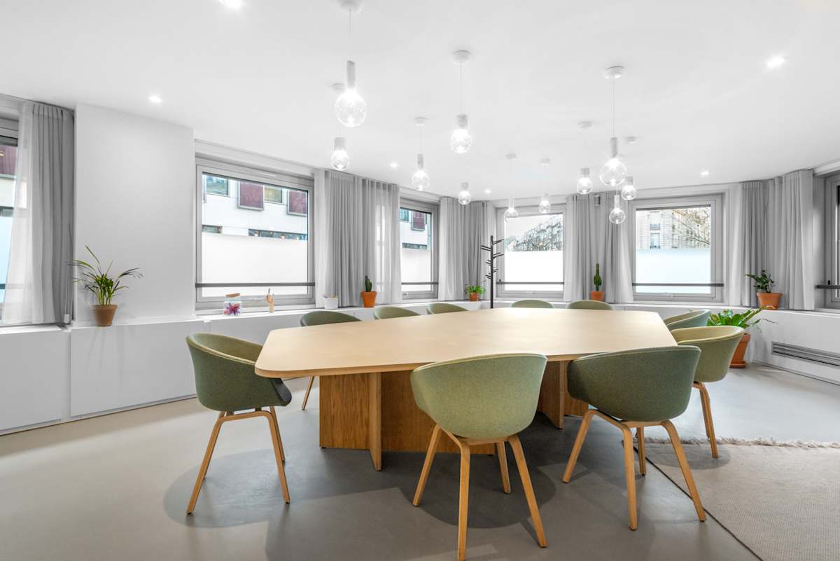 Spaces 54 Avenue Hoche interior photo 7