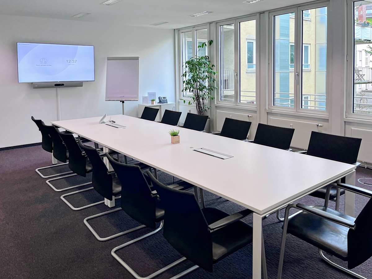 Regus - Munich Maximilianstrasse 35a interior photo 3