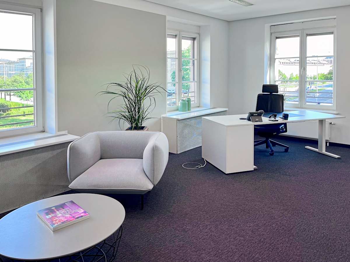 Regus - Munich Maximilianstrasse 35a interior photo 4