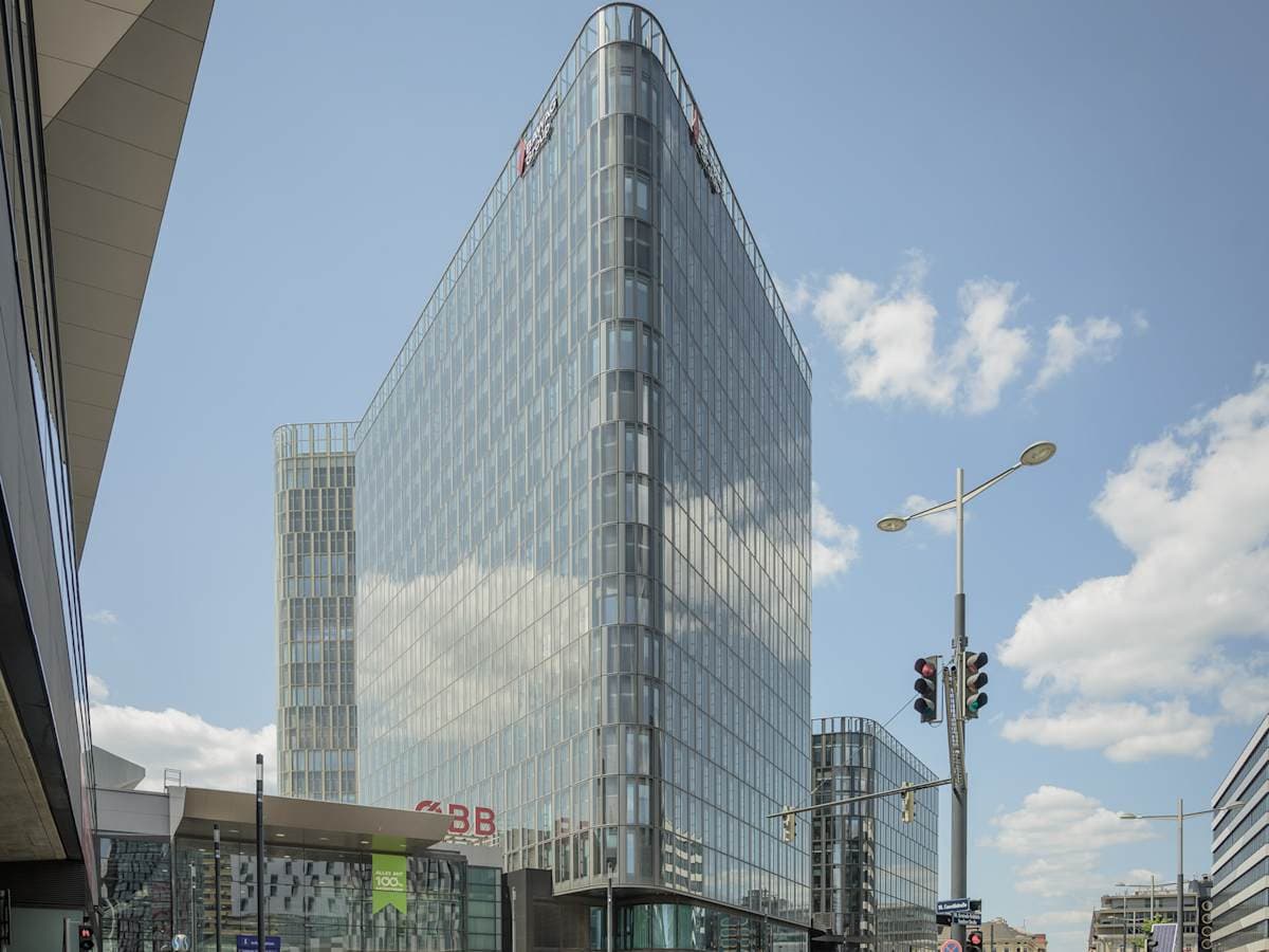 Regus Icon Tower interior photo 2