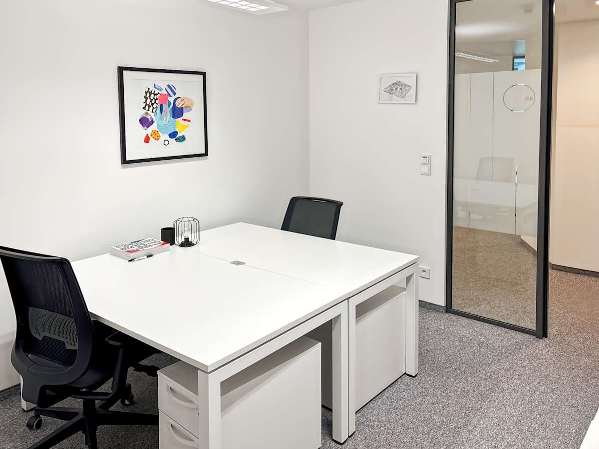 Regus Icon Tower interior photo 15