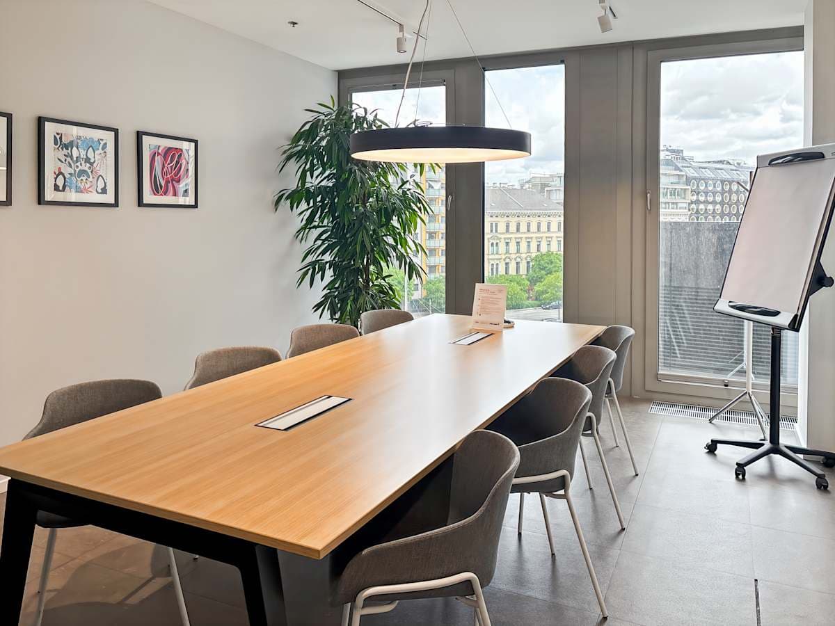 Regus Icon Tower interior photo 6