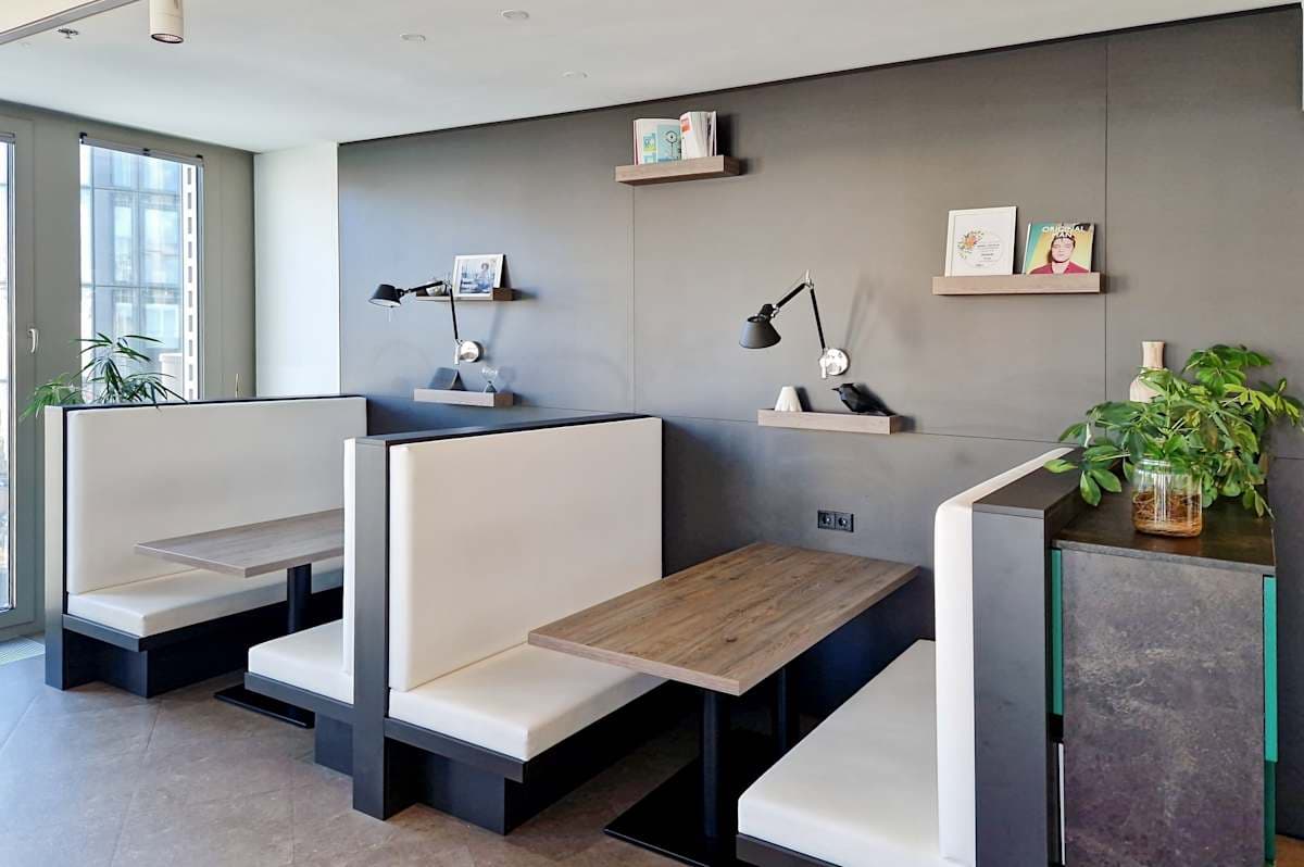 Regus Icon Tower interior photo 10