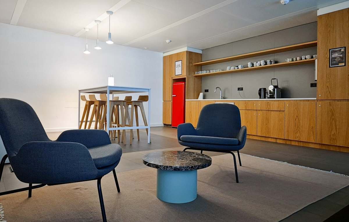 Spaces Square One interior photo 6