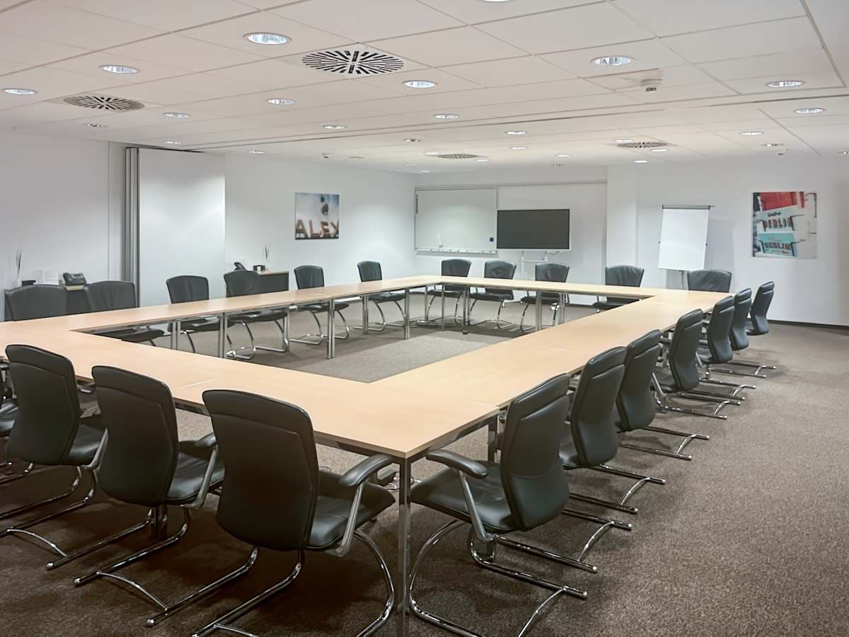 Regus - Stuttgart, Konigstrasse 10c interior photo 6