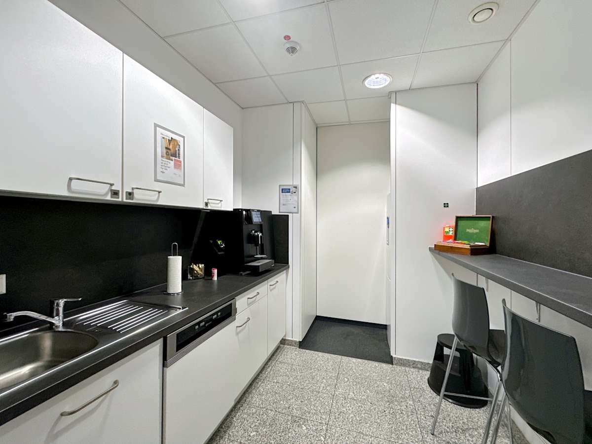 HQ SAP Partnerport interior photo 11