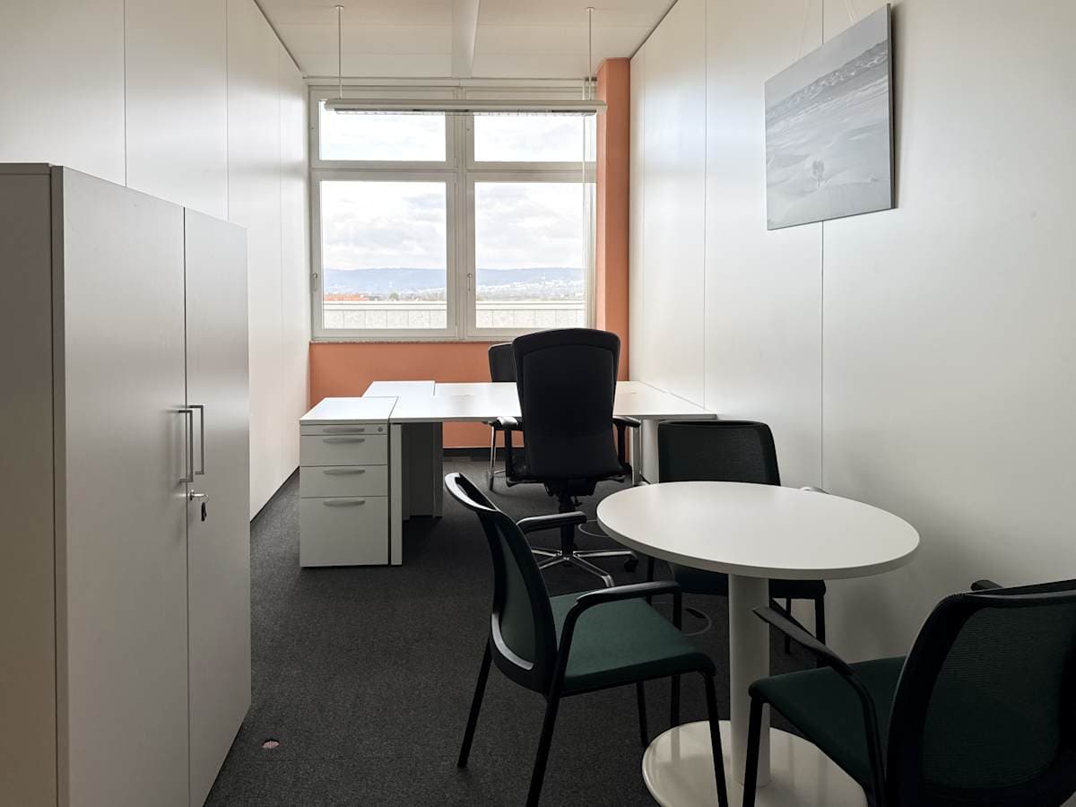 HQ SAP Partnerport interior photo 14