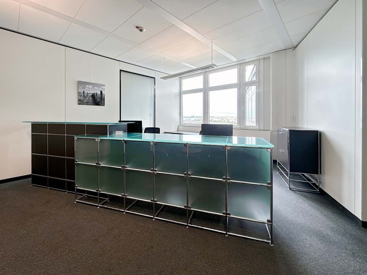 HQ SAP Partnerport interior photo 4