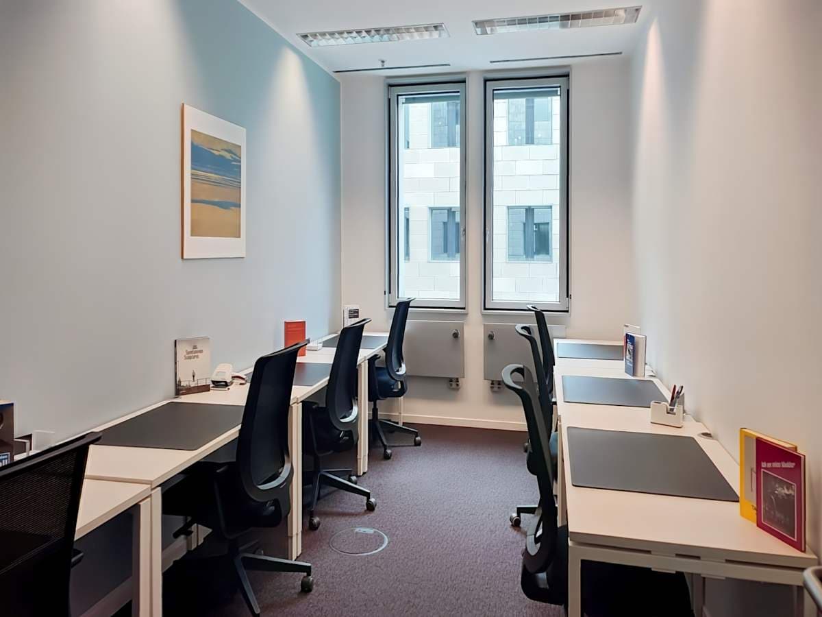 Regus Berlin Unter den Linden interior photo 4