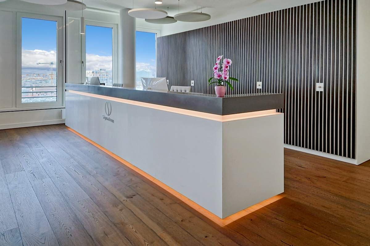 Regus Hamburg HafenCity interior photo 2