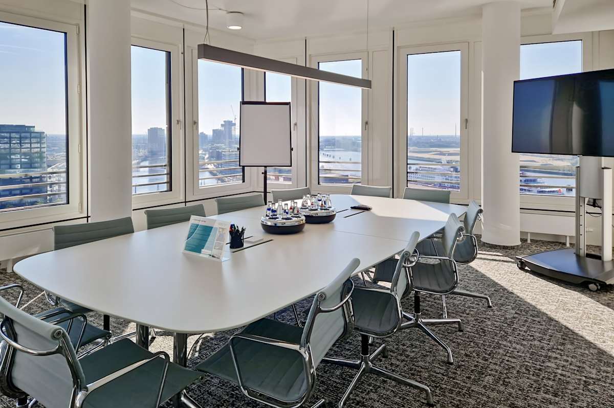 Regus Hamburg HafenCity interior photo 3