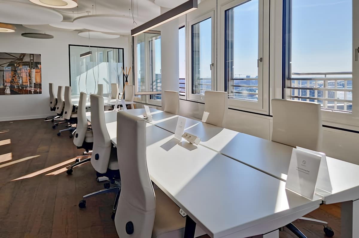 Regus Hamburg HafenCity interior photo 8