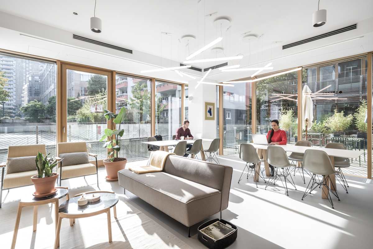 Regus Düsseldorf Kennedydamm interior photo 9