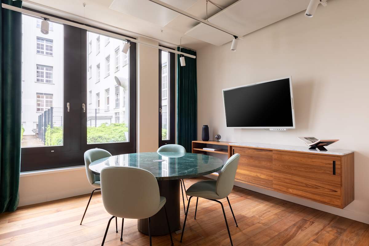 Signature by Regus interior photo 4