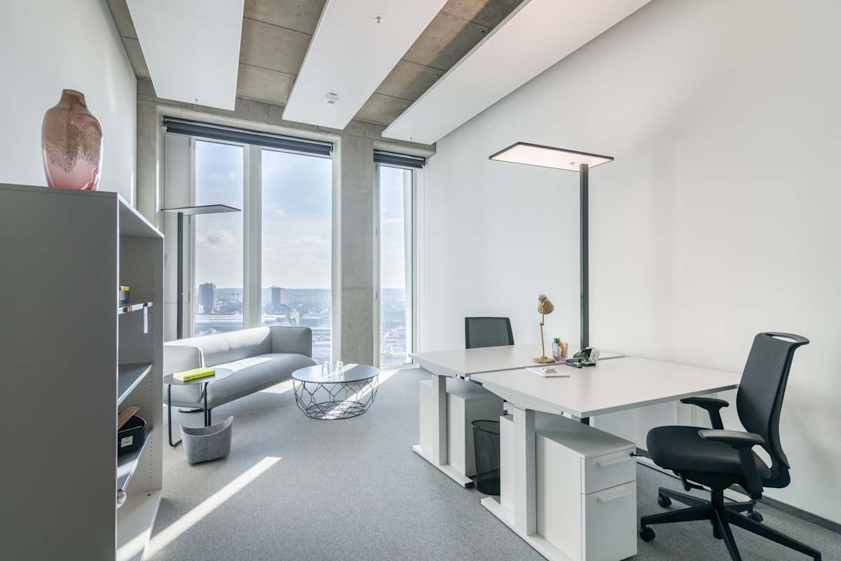 Spaces Tower One interior photo 7