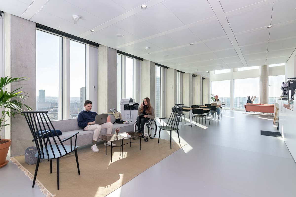 Spaces Tower One interior photo 10