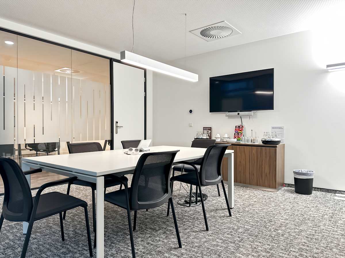Regus - Hamburg, Hohe Bleichen interior photo 10