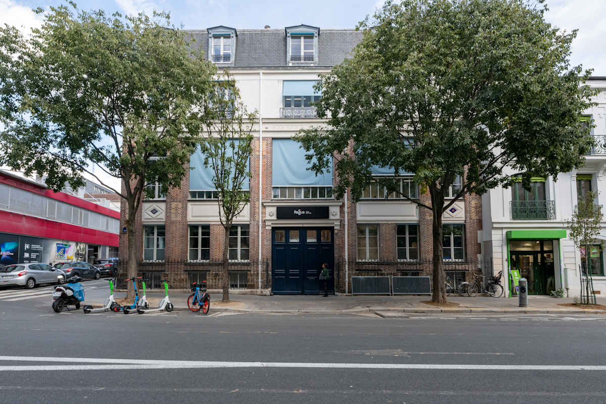 Regus - 64 Avenue Parmentier