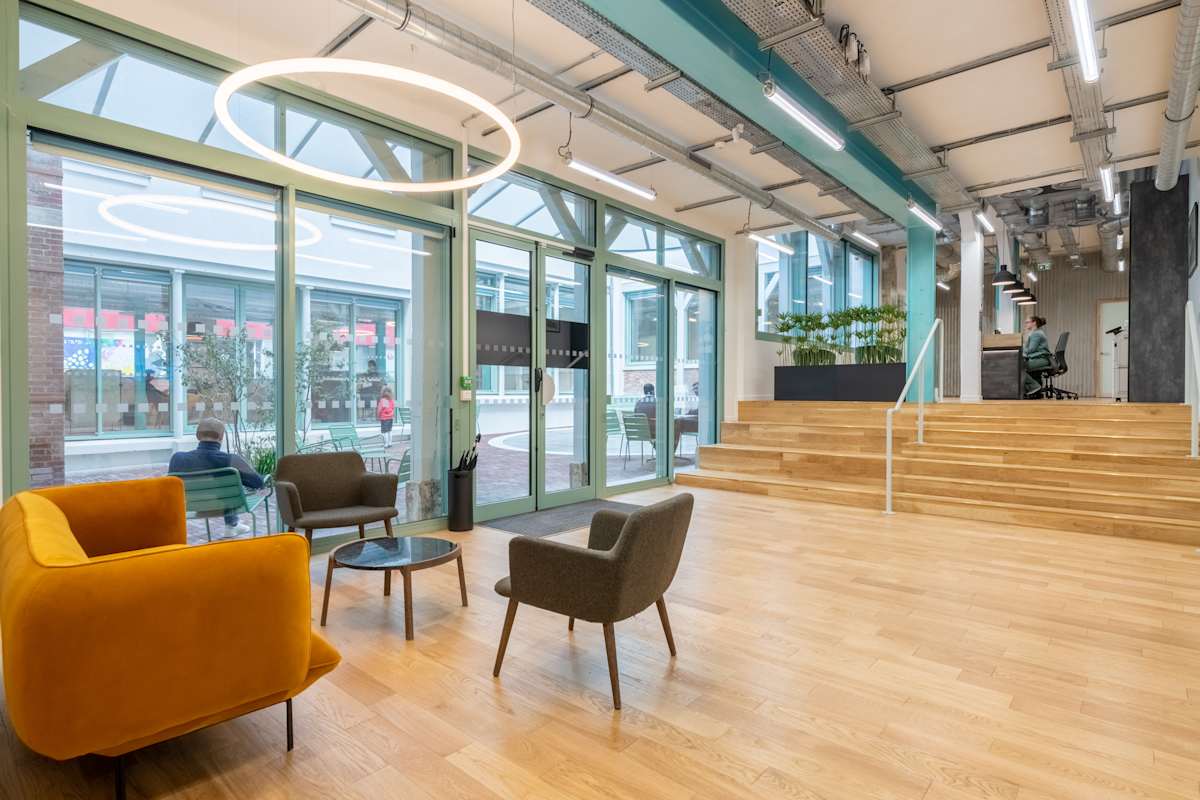 Regus - 64 Avenue Parmentier interior photo 6