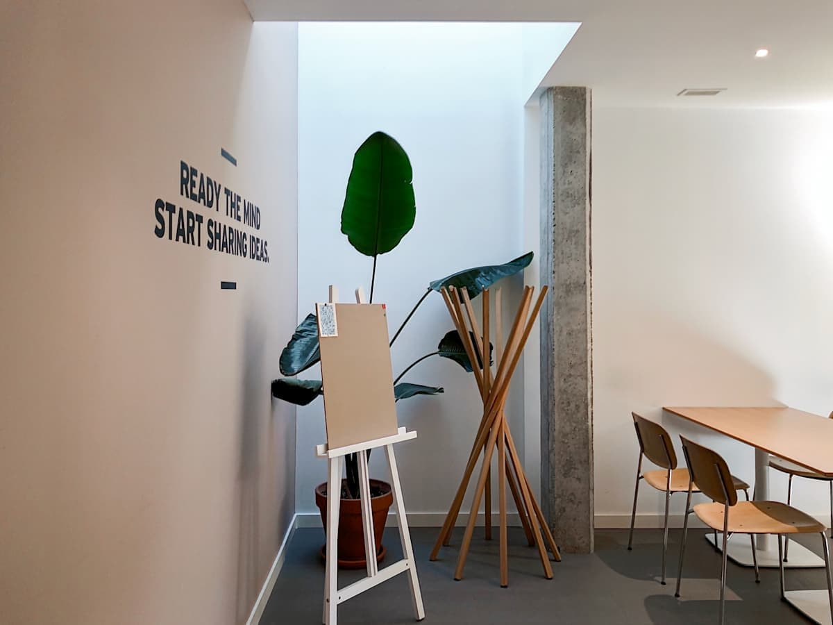 Spaces Passatge Mas de Roda interior photo 7