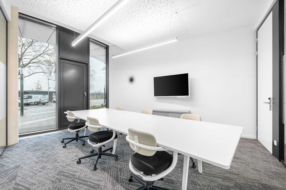 Regus Dusseldorf Theodorstraße  interior photo 3