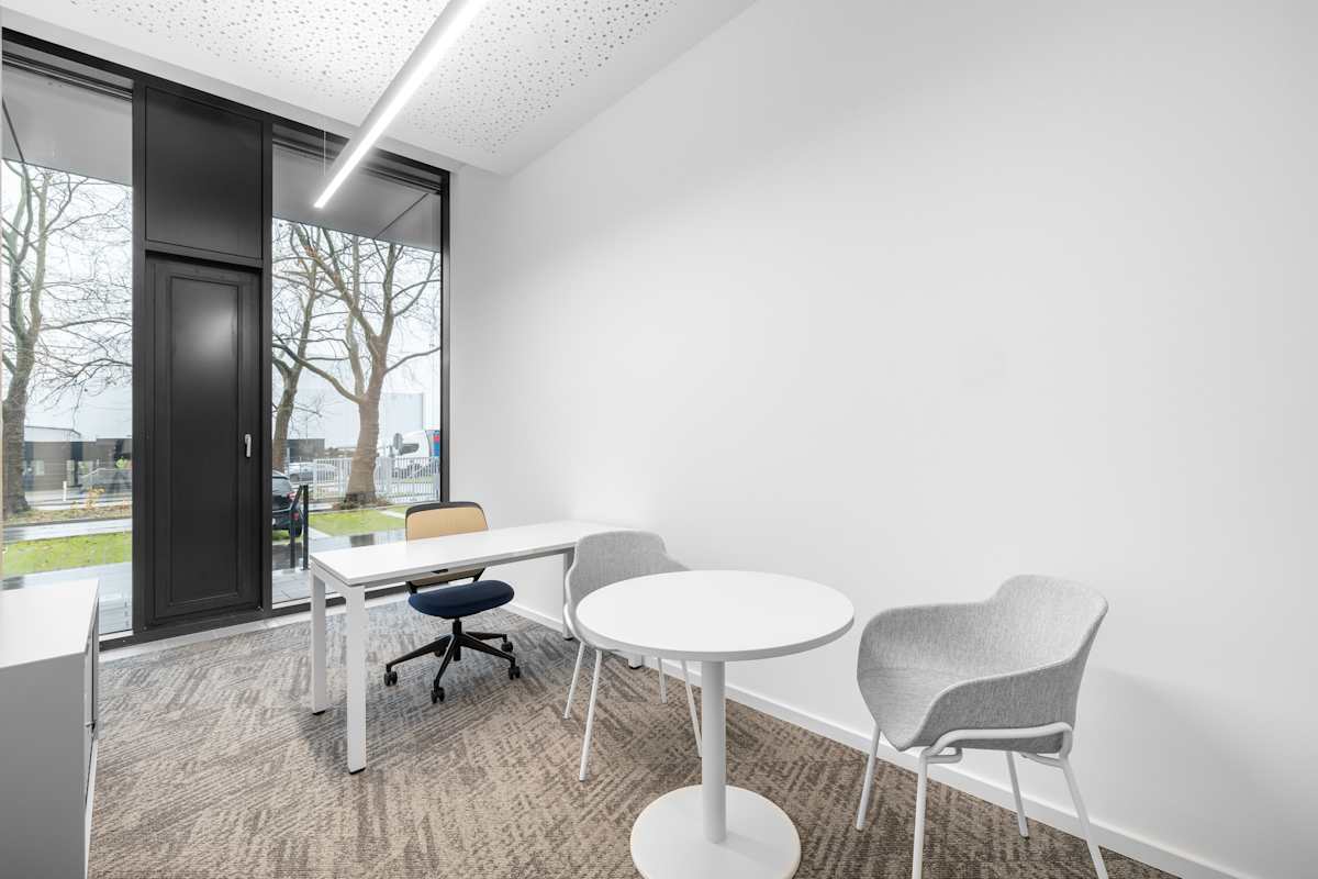 Regus Dusseldorf Theodorstraße  interior photo 9