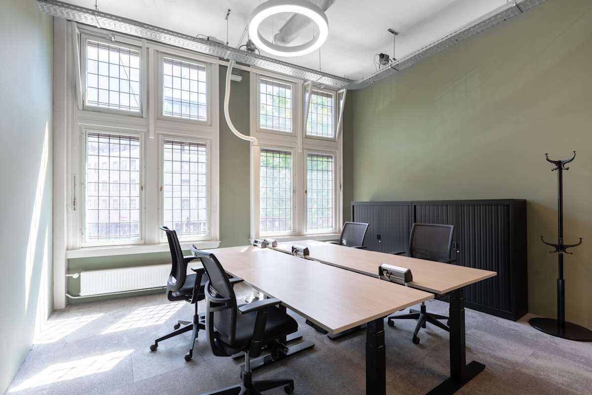 Regus - Nieuwezijds interior photo 4
