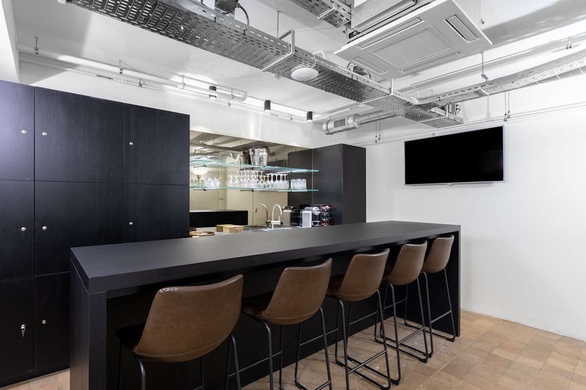 Regus - Nieuwezijds interior photo 6