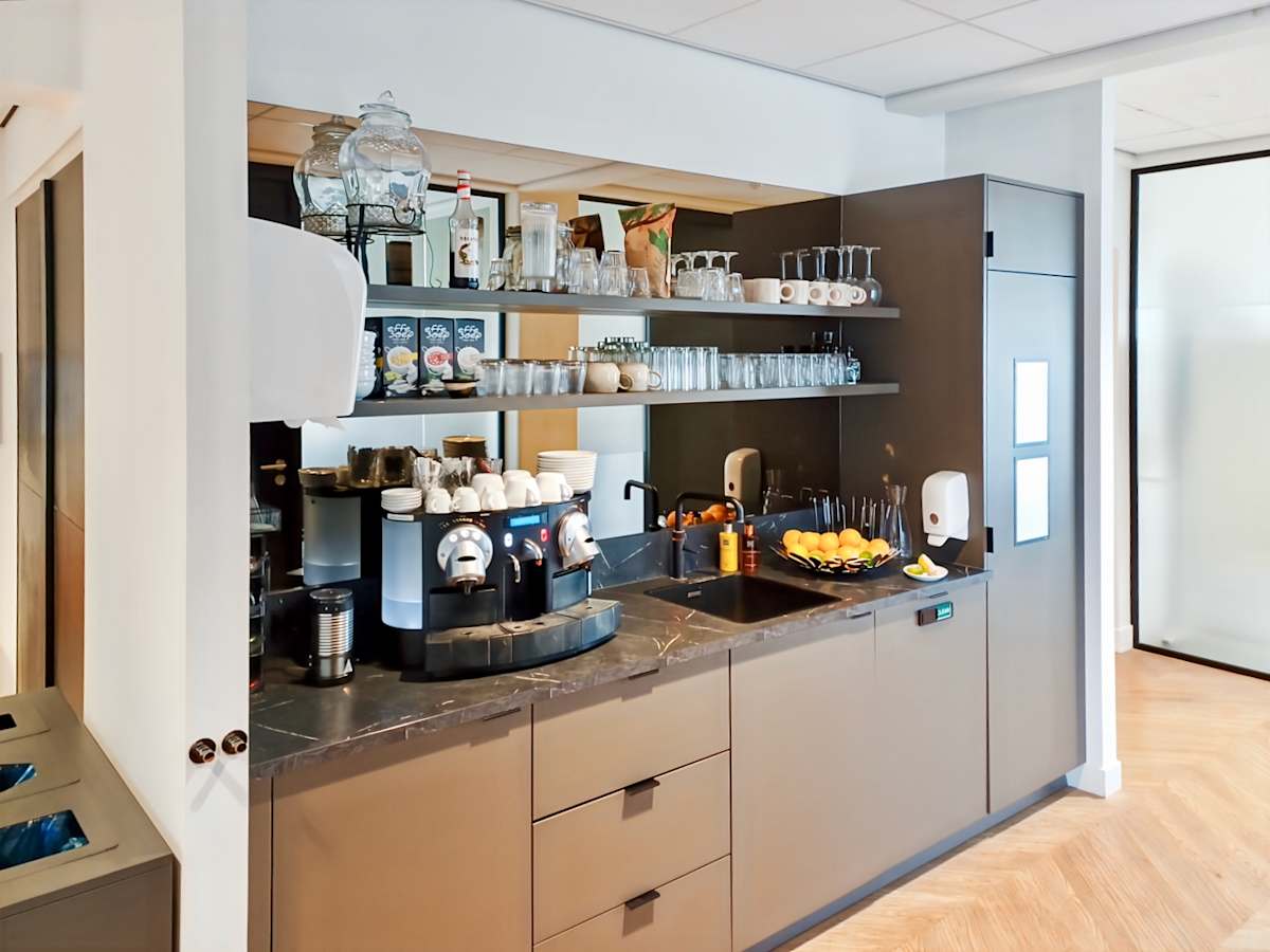 Regus - Rokin interior photo 6