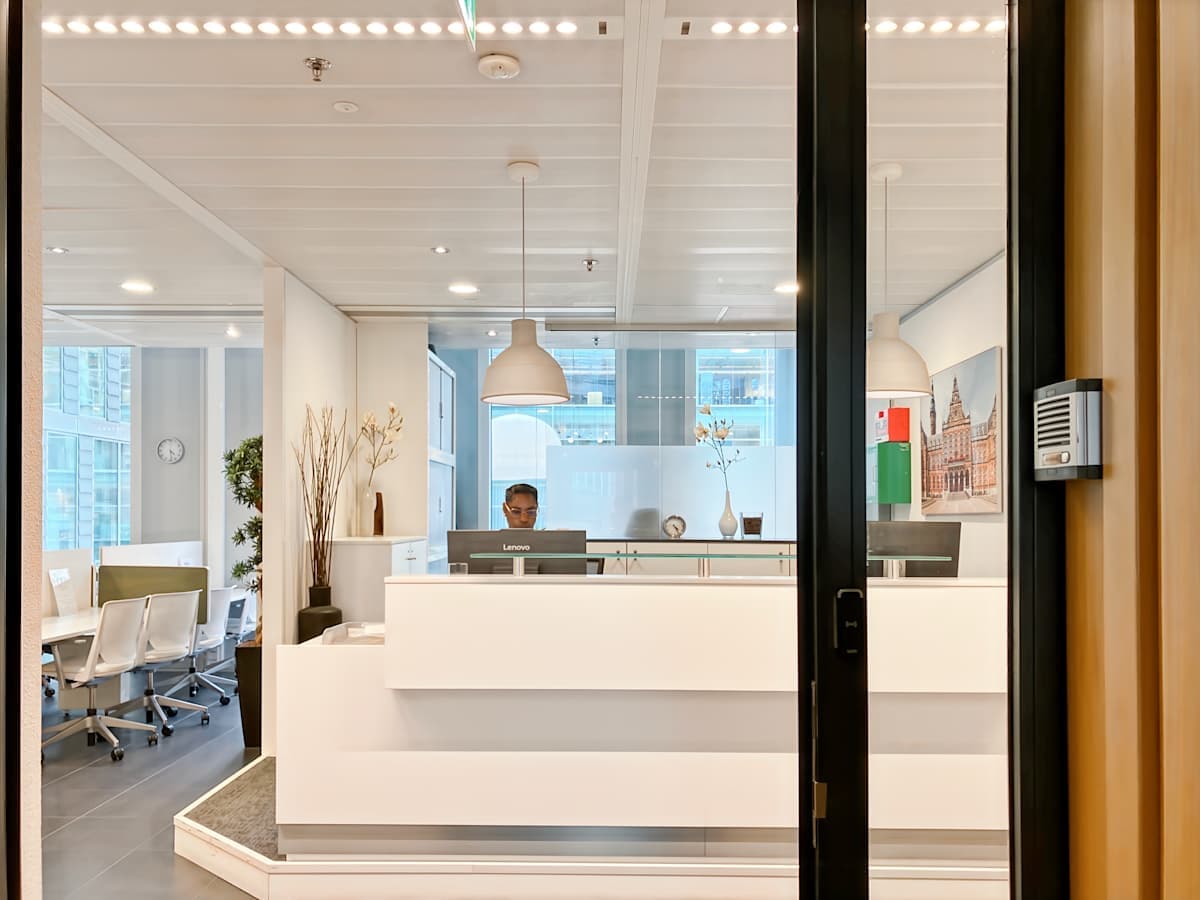 Regus - Amsterdam WTC interior photo 4