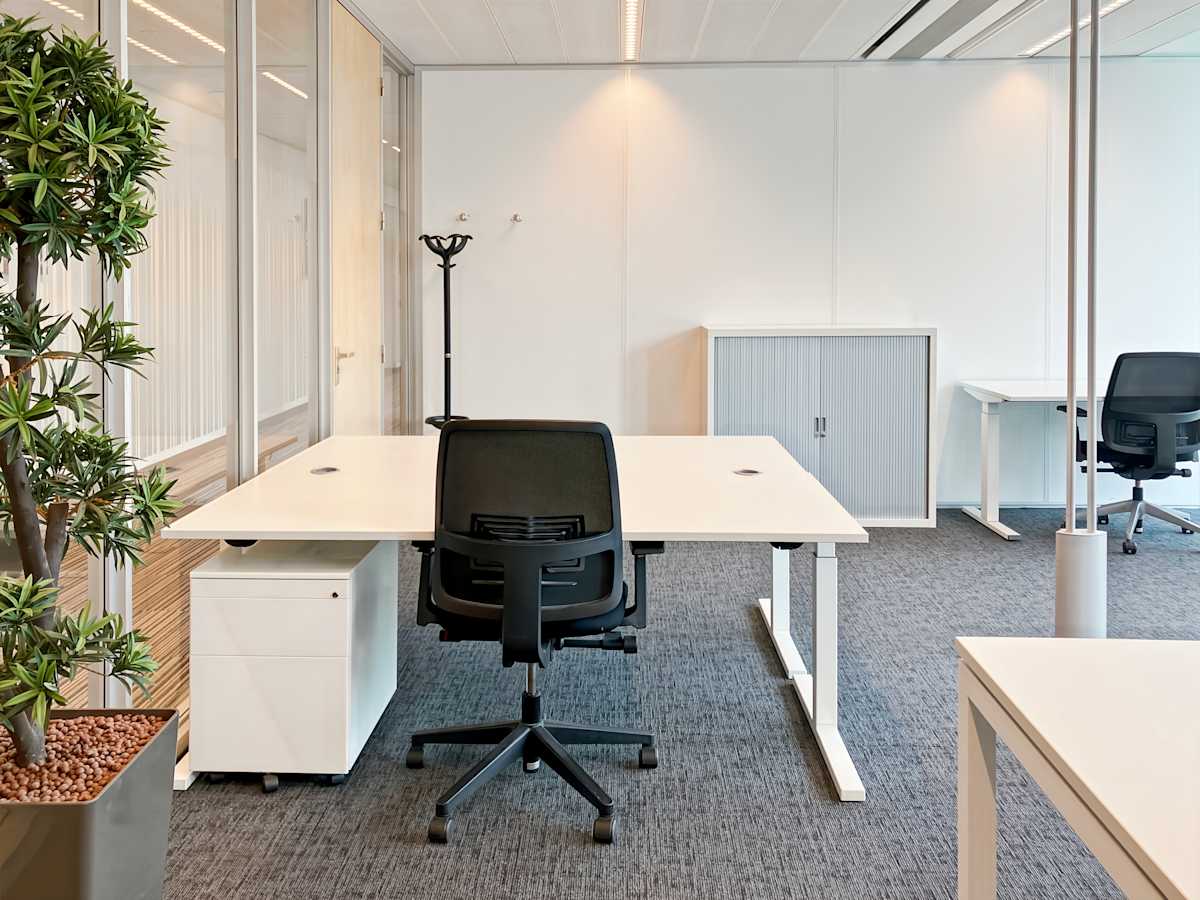 Regus - Amsterdam WTC interior photo 7