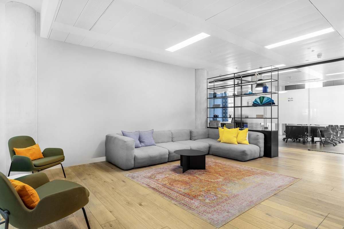 Central Working White City interior photo 2