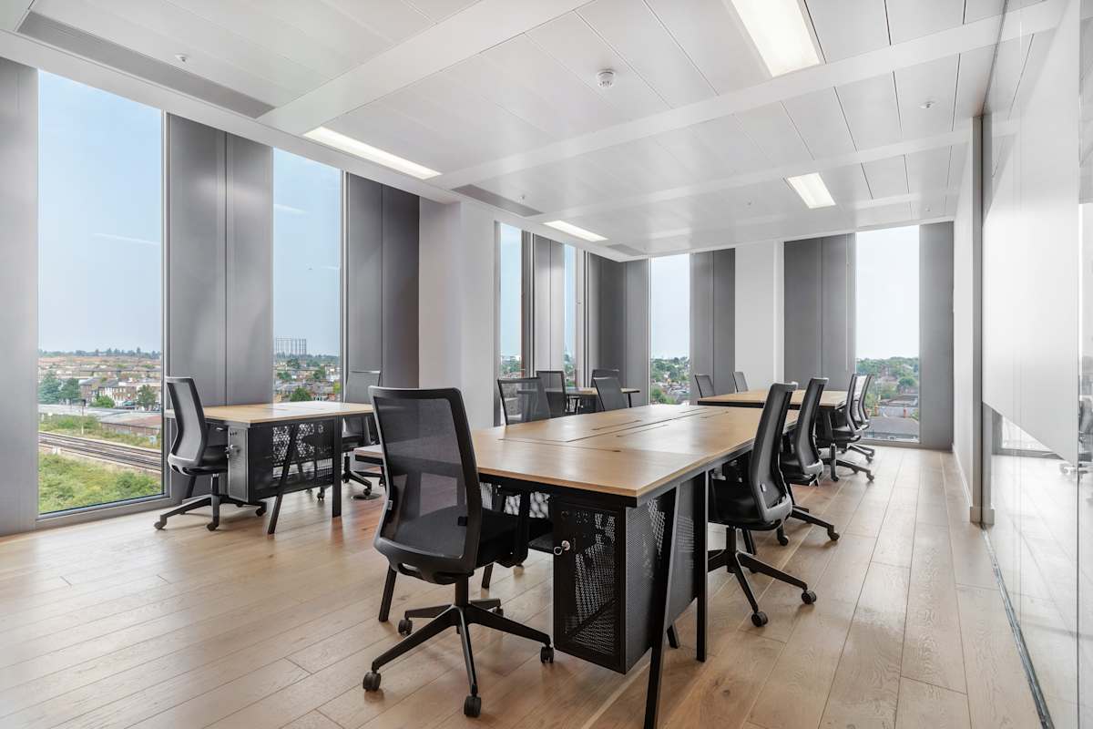 Central Working White City interior photo 4