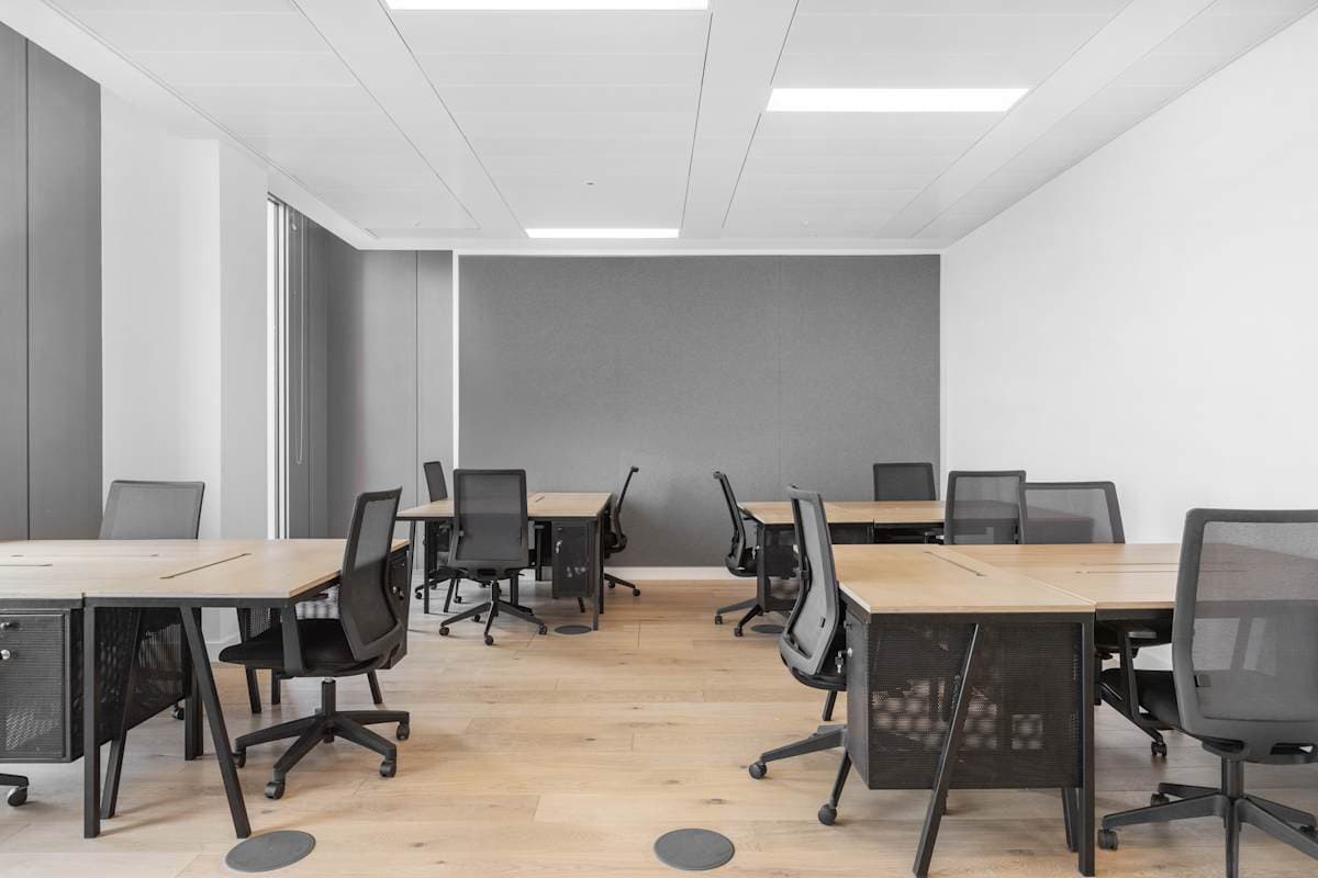 Central Working White City interior photo 7