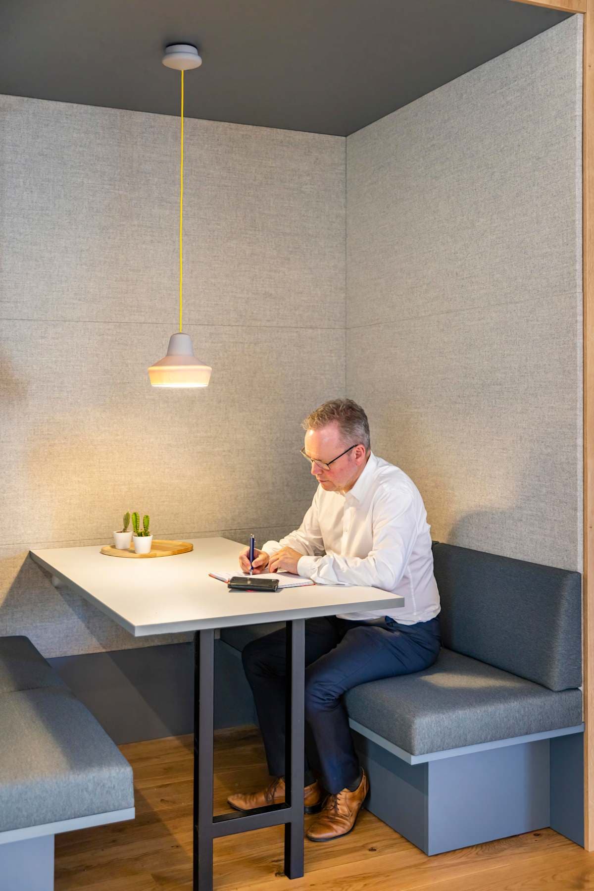 Regus Docks Ismaning interior photo 5