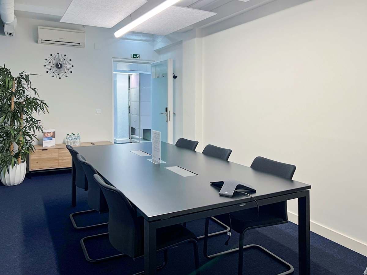 HQ R Braamcamp 52 interior photo 3