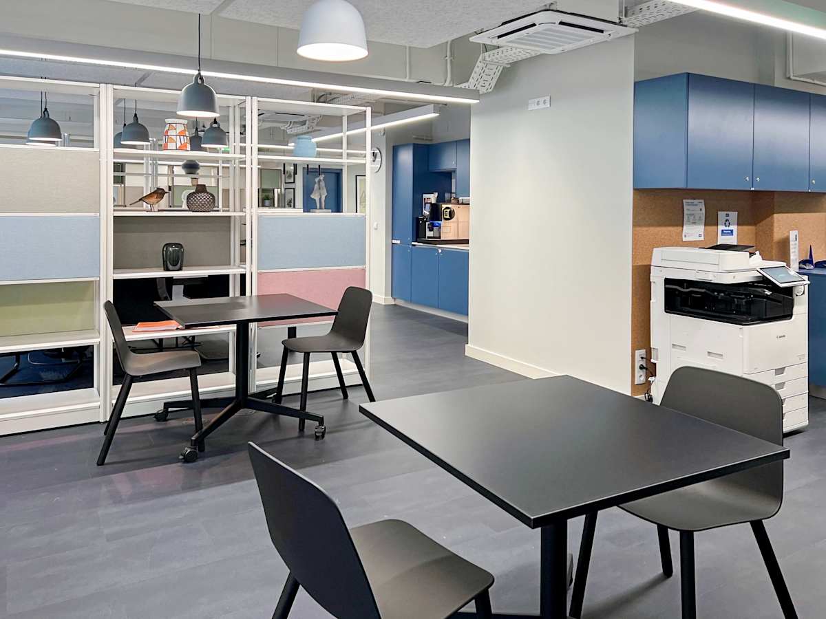 HQ R Braamcamp 52 interior photo 8