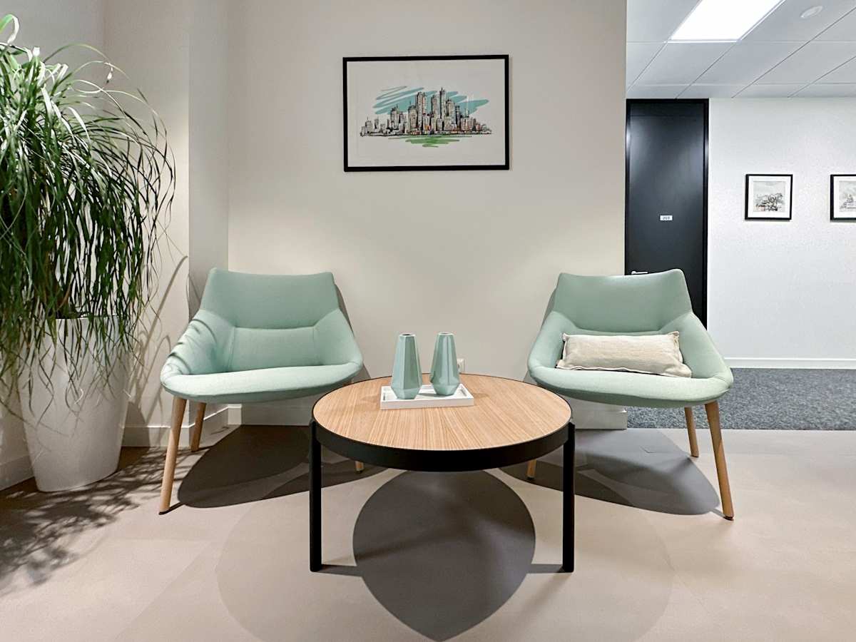 Regus Calle Isabel Colbrand interior photo 5