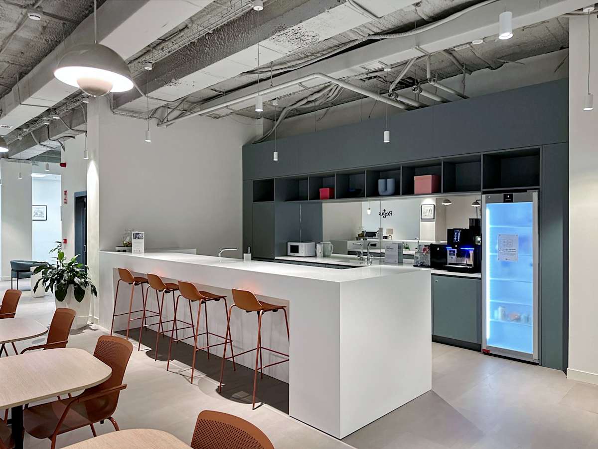 Regus Calle Isabel Colbrand interior photo 6