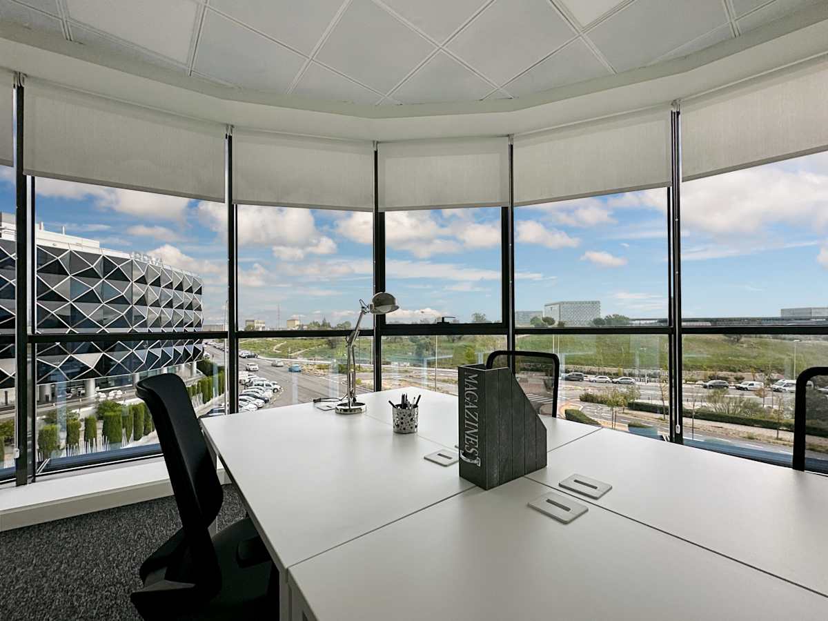 Regus Calle Isabel Colbrand interior photo 8