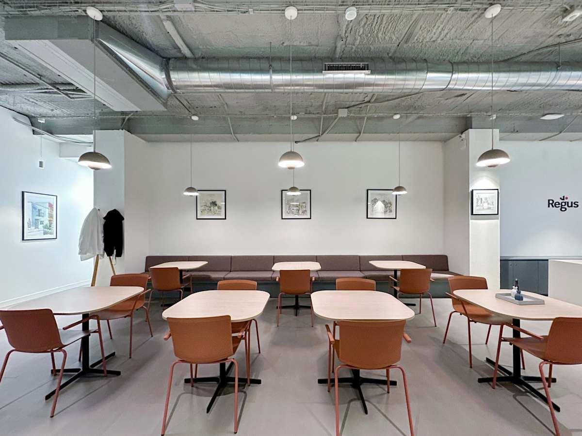 Regus Calle Isabel Colbrand interior photo 9