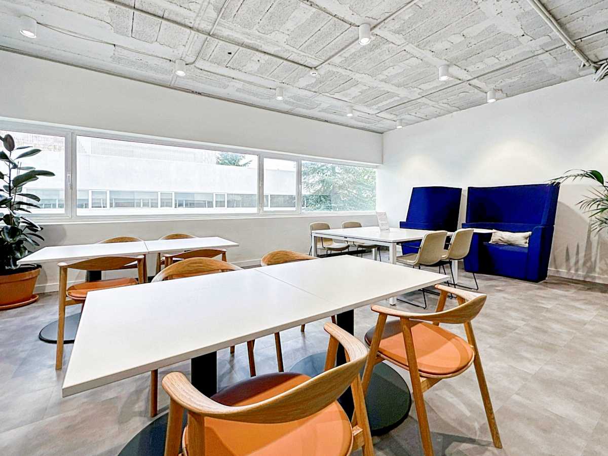 Regus 2-12 Ronda de Poniente interior photo 14