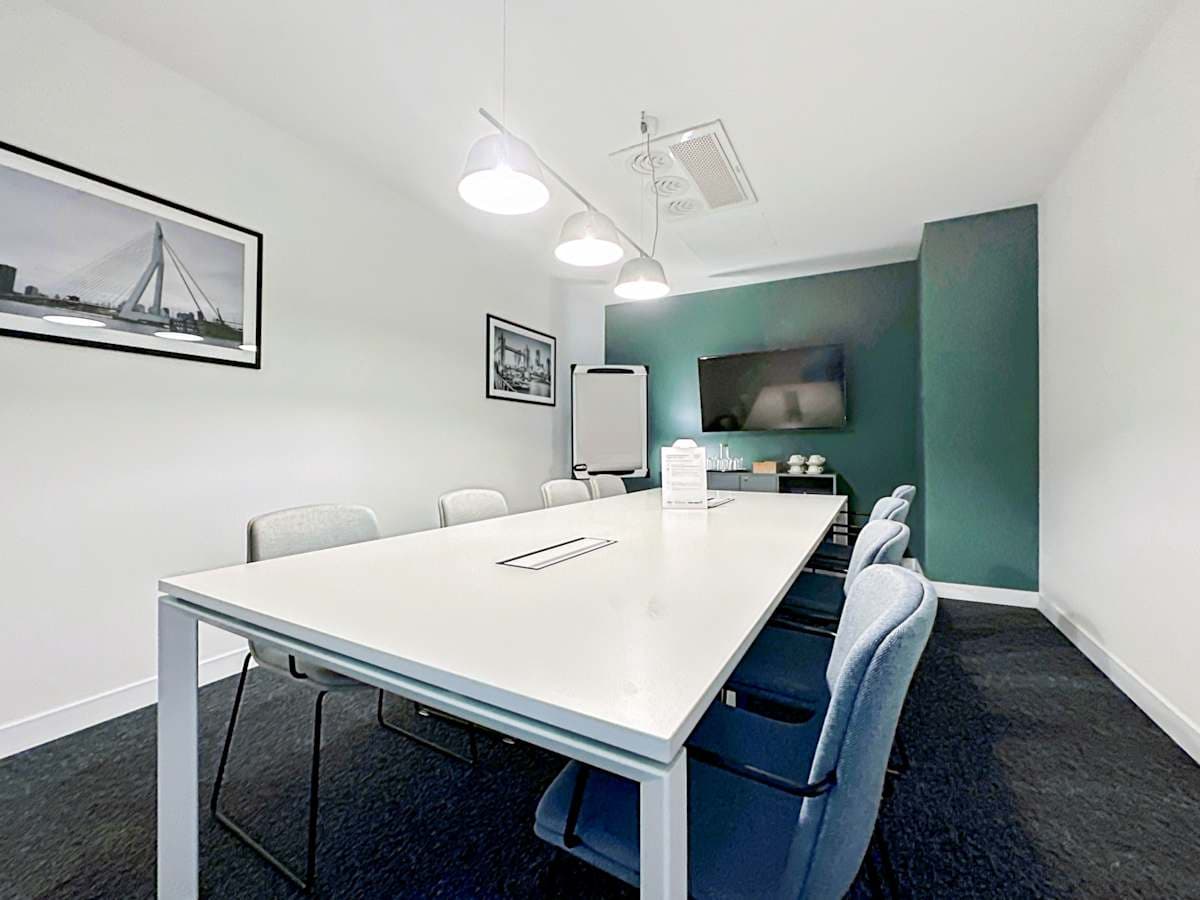 Regus 2-12 Ronda de Poniente interior photo 3