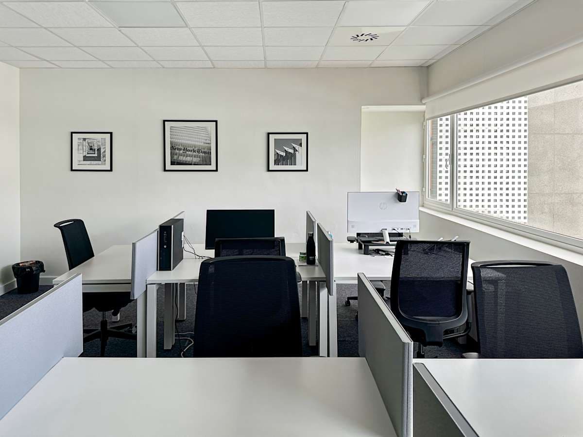 Regus 2-12 Ronda de Poniente interior photo 7