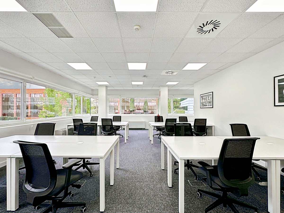Regus 2-12 Ronda de Poniente interior photo 8