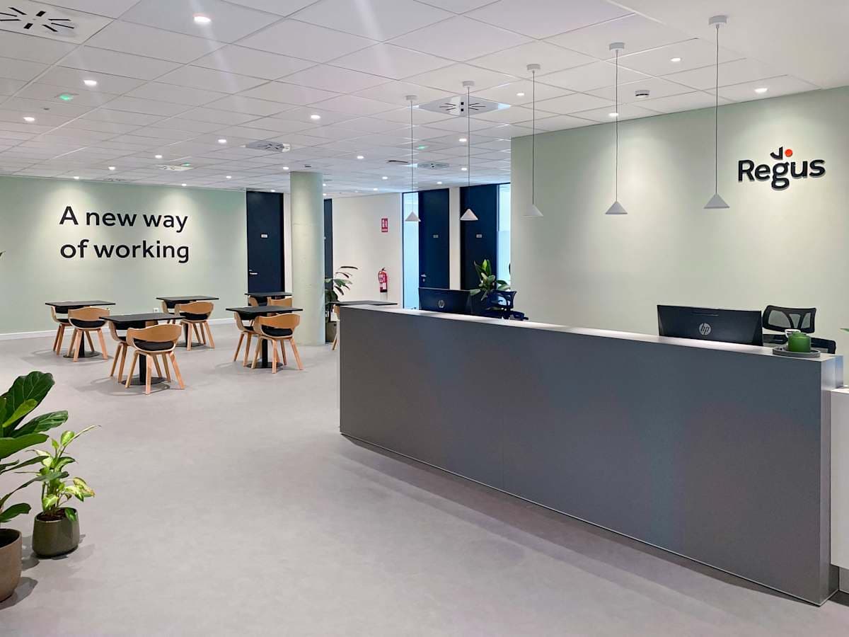 Regus Rivas Square Garden interior photo 2