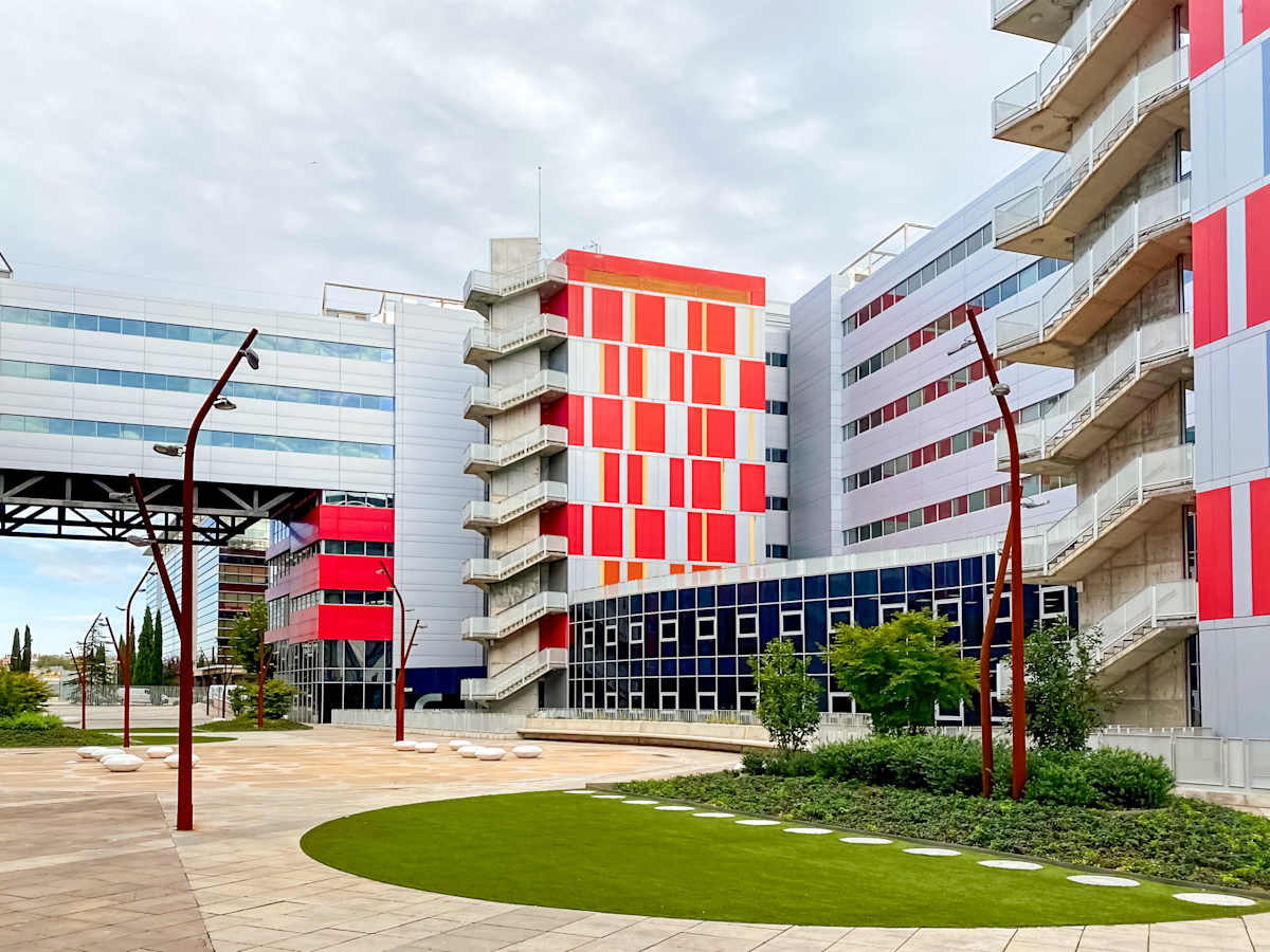 Regus Rivas Square Garden interior photo 11